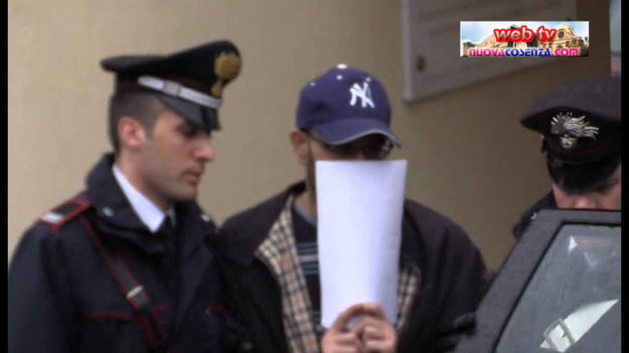 4 Arresti Dei CC Tra Cosenza E Rogliano - YouTube