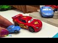 RAYO MCQUEEN Y SALLY VAN DE VIAJE CON RAYTO Y SALLITA DISNEY PIXAR CARS MATTE LIGHTNING MCQUEEN