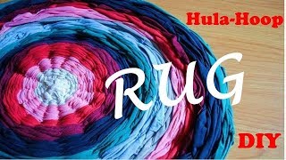 DIY. Rug from old t-shirts using Hola-hoop.