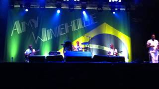 Amy Winehouse apresentando a banda @ Summer Soul Festival - Florianópolis