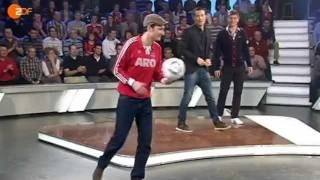 Irrer Bandentrick beim Torwandschießen gegen Toni Kroos | das aktuelle sportstudio – ZDF
