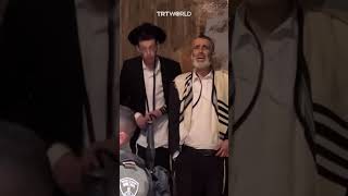 Jewish fanatics perform religious rituals at Al Aqsa Mosque gates