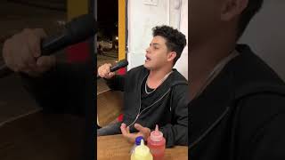 Joven venezolano canta como Juan Gabriel