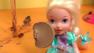 CHOCOLATE Mess ! Elsa & Anna toddlers   One gets Greedy   Kitchen   Cook   Eating Dinner   Puppy