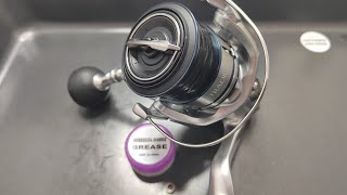 Shimano Stradic 5000FL Reel / Overall Reel Maintenance / Changing Rusted Line Roller Bearing