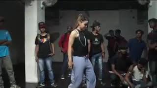 Punjabi song (remix) Ek uncha uncha lamba kad  with hip hop dance in beautyful girl