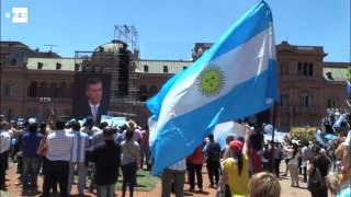 Miles de argentinos saludaron a Macri con el grito de "sí se puede"