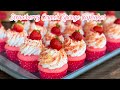 Strawberry Crunch Sponge Cupcakes