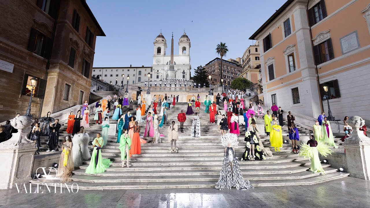 Valentino The Beginning Defile Magazine