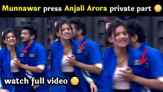 Munawar Faruqui touch Anjali Arora private Part in live show Full Video