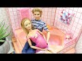 💕BARBIE & KEN MORNING ROUTINE💕BATHROOM DOLL HOUSE💕POUPÉE BARBIE💕ROUTINE DU MATIN💕SALLE DE BAIN