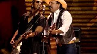 Los Lonely Boys feat  Willie Nelson - Outlaws (Live at Farm Aid 2006)