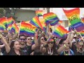 Miami Beach celebra marcha del Orgullo gay con el esquiador olímpico Guy Kenworthy