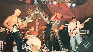 Wingnut Supreme - Status Quo (Official Video)