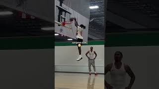 Phenomenal dunk 🤣 (via @w.a.k.3 on IG) #basketball