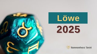 LÖWE ♌ 2025 - DIE ZEIT TICKT NÄCHSTES JAHR STEHST DU VOR EINEM GROßEN TOR DEINER NEUEN WELT ✨🔮