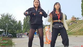 企鵝妹跳舞時 打Yuggie的屁股 Jinny spanks Yuggie's ass while dancing