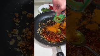 Cách làm khô gà lá chanh sả ớt chuẩn vị, mồi ngon uống bia ngày tết hết sẩy