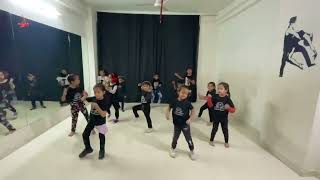 (leke prabhu ka naam)song preformance by kids #famoussong #dance #viralvideo #rv dance studio