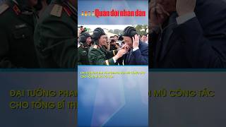 Đại tướng Phan Văn Giang đội mũ công tác cho Tổng bí thư Tô Lâm