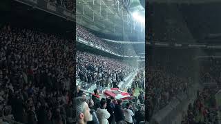 Beşiktaş Taraftarı Müthiş Atmosfer. Siyah Beyaz Beşiktaş Çarşı #beşiktaş #carsi #taraftar #bjk