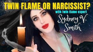 Twin Flame Relationship or Narcissistic Relationship? - A Comprehensive Guide to the Twin Flame