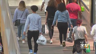 Post-Christmas Bargain Hunting, Gift Returns Draw People To Malls