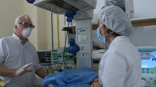 Sobreviviente de los Andes desarrolla ventiladores mecánicos para hospitales uruguayos | AFP