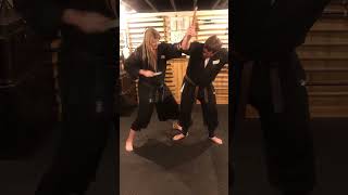 NINJA FIGHTING TECHNIQUE 🥷🏻 How To Trap & Counter With Tanto: Ninjutsu Training #Shorts