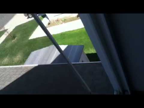 How to open a window screen How to open a window screen