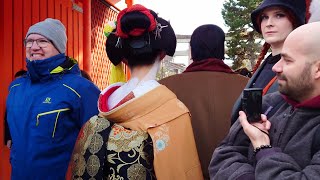 人生初！京都祇園、八坂神社に旧正月の初詣に来られた舞妓さんに初めて出会った外国人観光客 | 最高の日本旅行を満喫 | 海外の反応