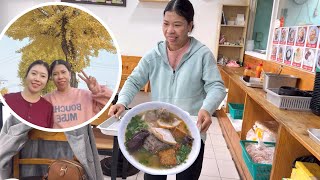 Đưa Chị Nguyệt Đi Ăn Món Việt . Lá Vàng Mùa Thu