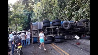 Autopista Medellín – Bogotá, cerrada por aparatoso accidente de tránsito