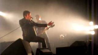 Arctic Monkeys Feat Miles Kane - Little illusion Machine (Wirral Riddler) Lille 01.02.2012