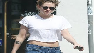 Kristen Stewart Out Braless in a Crop Top & Jeans Getting Some Soylent Green 2018