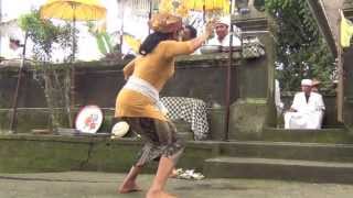 Bali: Very Funny Trance (?) Dance  #3 in Bendul with New Moon Febr. 2013 by Hans \u0026 Fifi