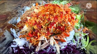 Fried Glass Noodles Salad ញាំមីសួបំពង ជាមួយសាច់មាន់ | Pich Cooking