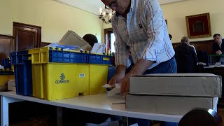 Continúa el recuento del voto CERA