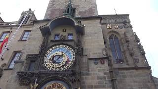 Sightseeing Prag: Die Aposteluhr am Rathaus