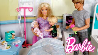 Familia Barbie \u0026 Ken Tienen Su Nueva Muñeca Bebe Historias