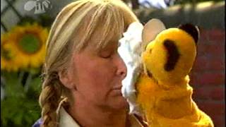 Sooty 01-04 S03E08 - Let's Get Camping