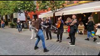 Rumba en las calles de Sevilla con gitanos - Lisa Carmen
