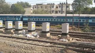 11025 Pune Amravati Express leaving Pune Jn. #railway #indianrailways #railfans #punerailwaystation