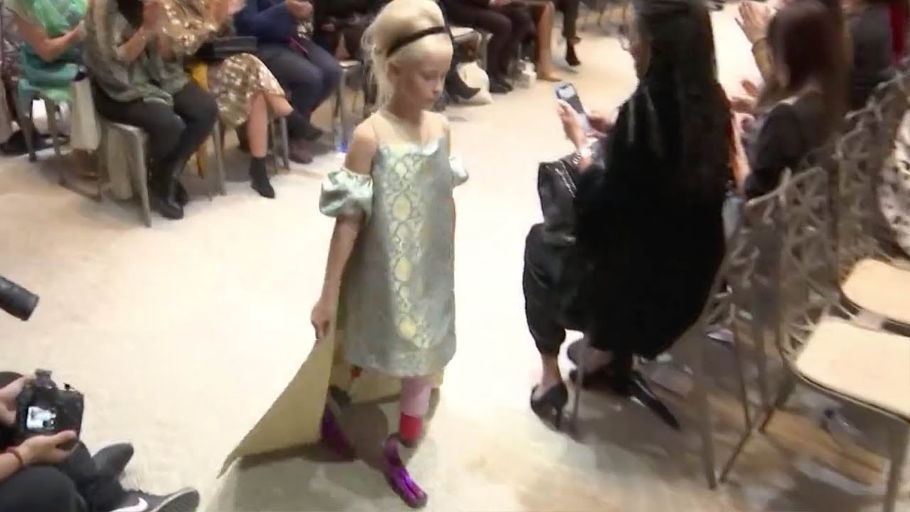 9-year-old Girl The First Double Amputee Walks At Paris Fashion Week ...