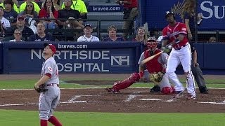 CIN@ATL: Upton hits a solo homer