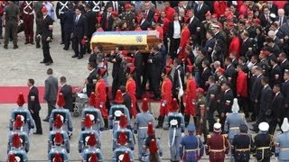 Los restos de Hugo Chávez descansarán de momento en el Cuartel de la Montaña