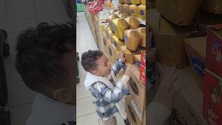 جبت ليوسف اغلي علبه شيكولاته🤪🤣 #اكسبلور #يوسف #comedyfilms #cutebaby #funideas #baby #funny #cute