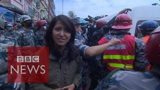 Nepal earthquake: BBC witnesses 'miracle' rescue - BBC News