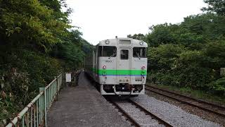 キハ40-802とキハ40-1803 仁山駅発車(2021/08/30)