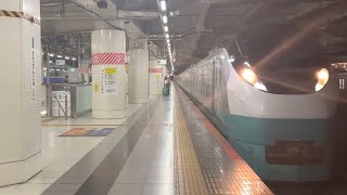 「深夜の高速通過！」E657系K17編成(グリーンレイク塗装🟢・勝田車両センター所属)が特急ときわ82号品川行きとして北千住駅を通過するシーン！【82M】